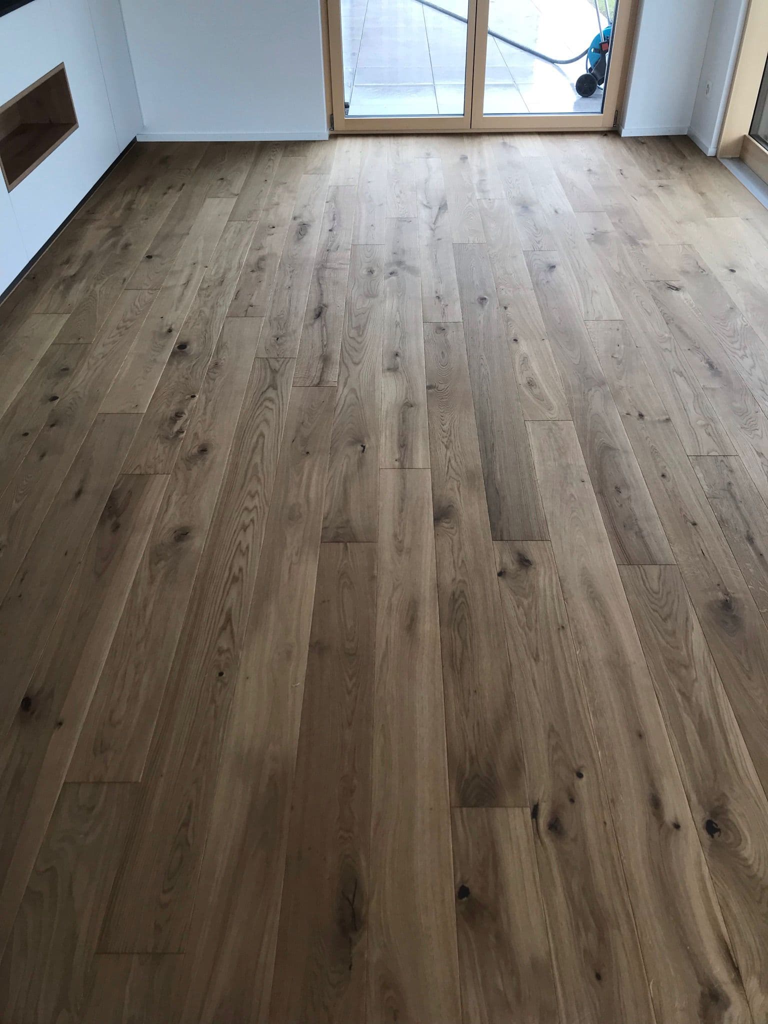 PVC Designbelag in Holzoptik in einem Raum