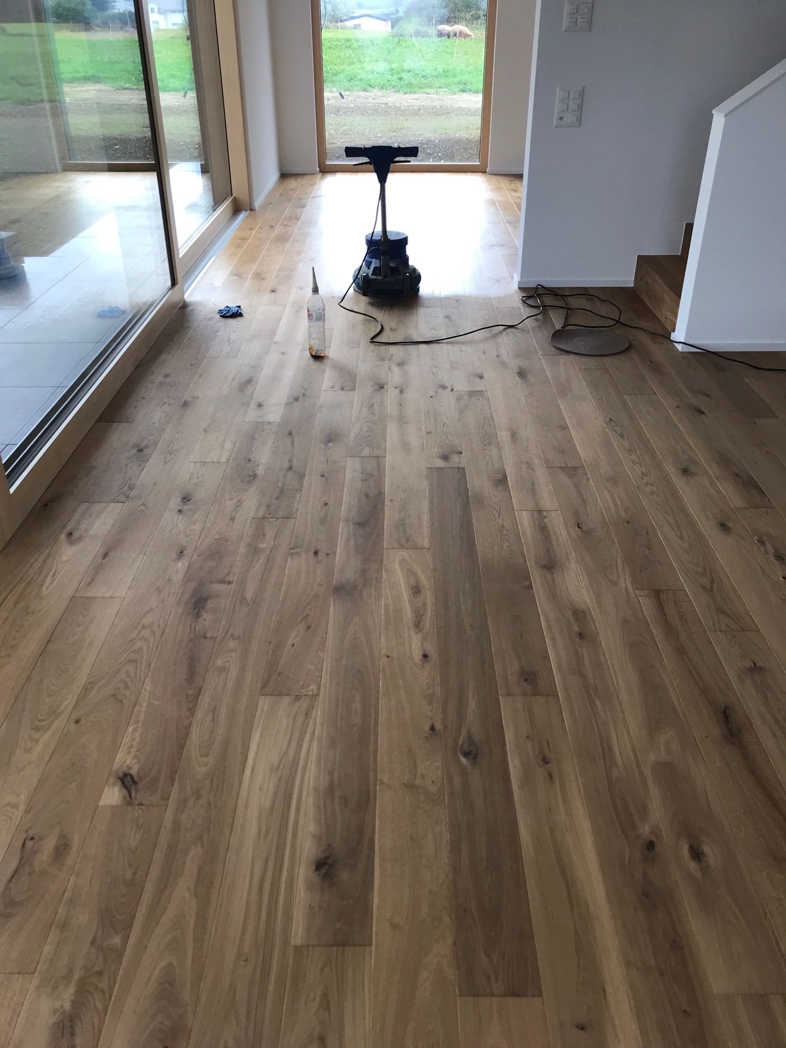 Frisch geschliffener und geölter Holzboden